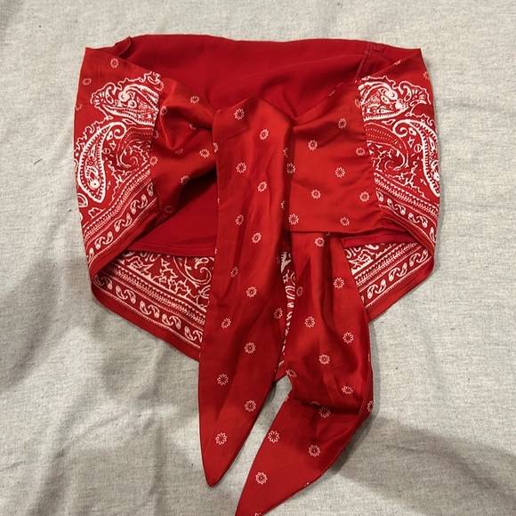 Garage tie back handkerchief top - Picture 4 of 4